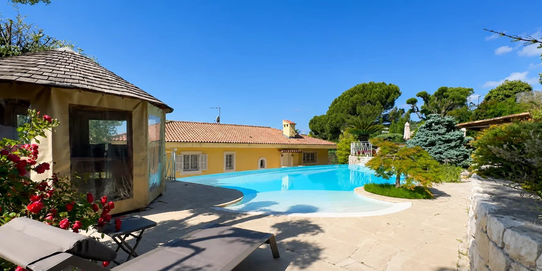 Maison de 386 m² · Rimiez